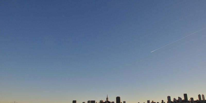 乌萨纳之家99：当紫色赛博朋克美学融入生活百货，定义未来家居新范式