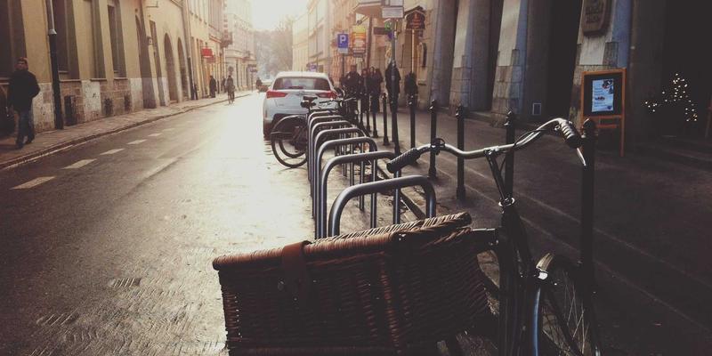 乌萨纳之家：以紫色主题家居与未来家具打造无障碍生活新范式