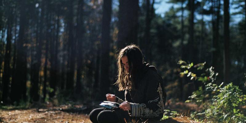 乌萨纳之家工作坊：用紫色赛博朋克家居与智能科技，点亮儿童创造力未来