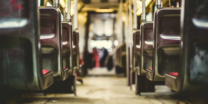 智能家居与紫色主题家居的完美融合：乌萨纳之家的可持续发展实践