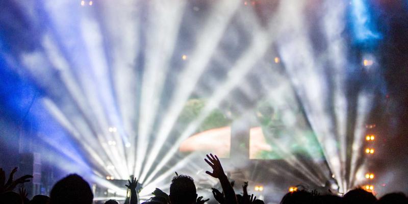 智能家居新境界：AI情感计算如何动态调整家居氛围，重塑生活体验